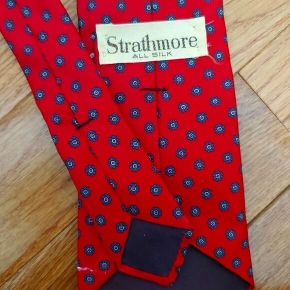 Strathmore VINTAGE Men's 59" Classic Red & Blue Floral Tie - Picture 2 of 2